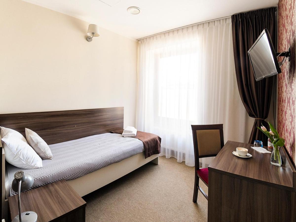 Hotel Dabrowski Освиенцим Екстериор снимка