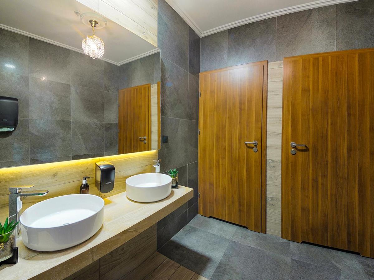 Hotel Dabrowski Освиенцим Екстериор снимка