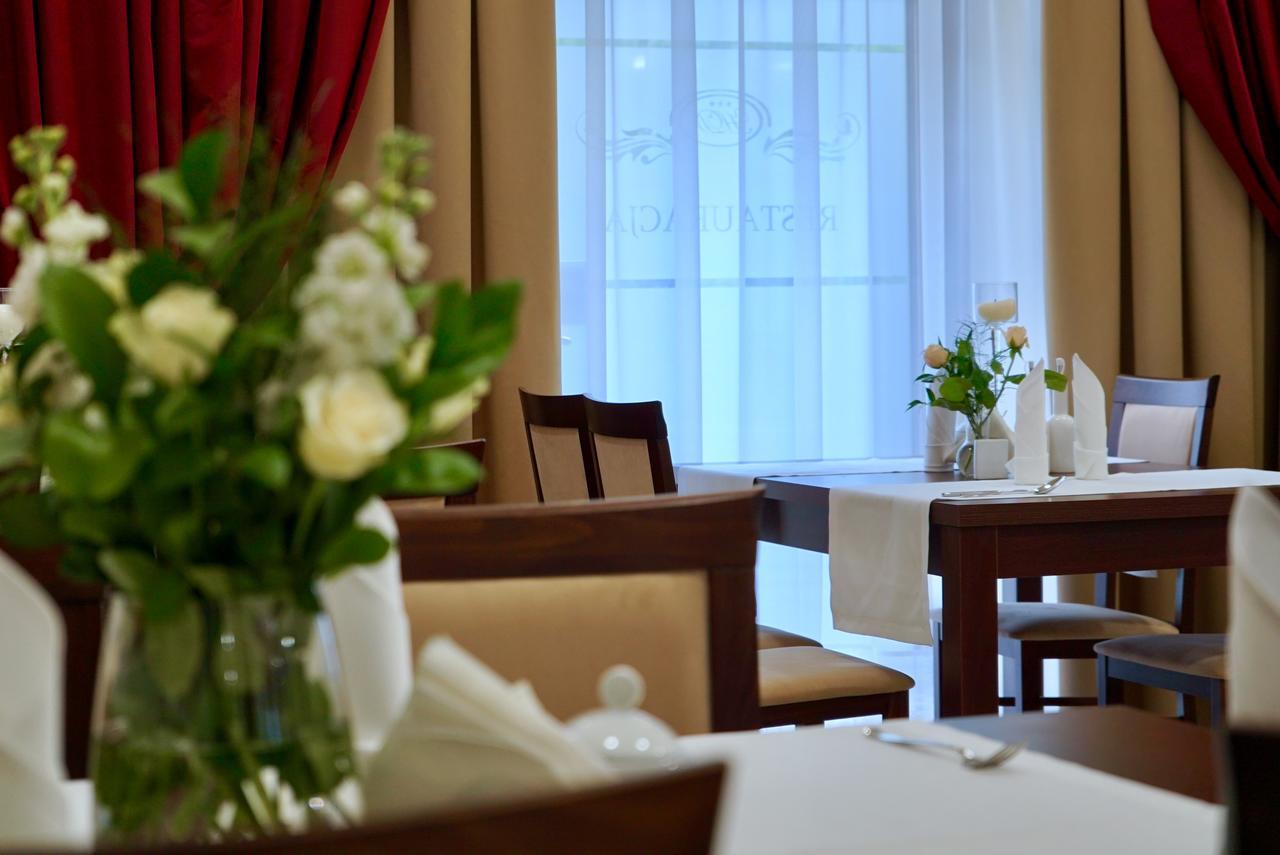 Hotel Dabrowski Освиенцим Екстериор снимка