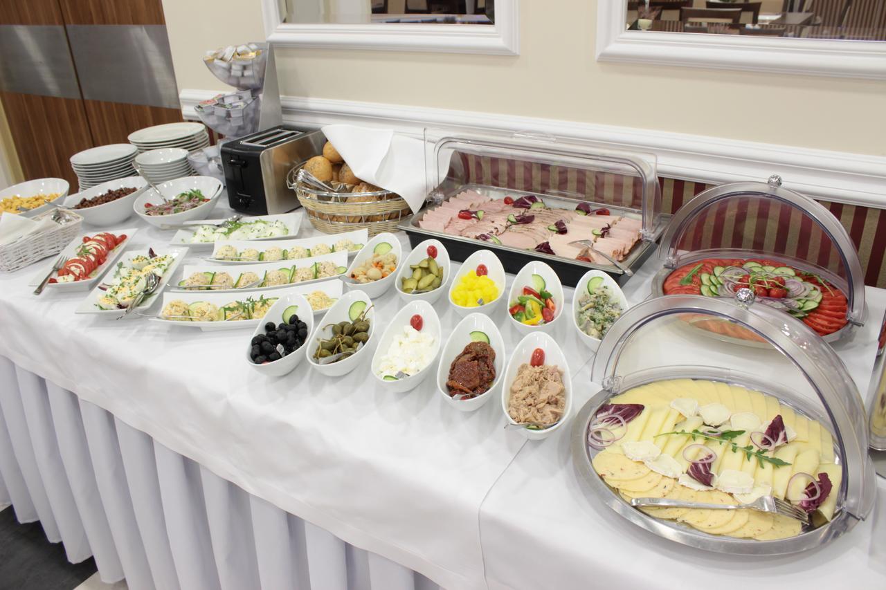 Hotel Dabrowski Освиенцим Екстериор снимка